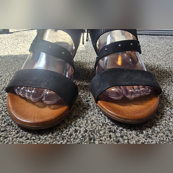 Miz Mooz Black Leather Farley Buckle Demi Wedge Sandal Womens Size 38 (US 7.5-8) - Picture 5 of 12